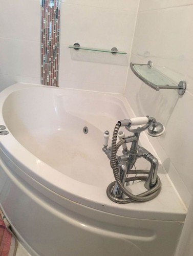 Luxury offset corner whirlpool - offset,